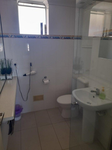 Bathroom, Fremantle Dolphin Retreat Apartment, Fremantle