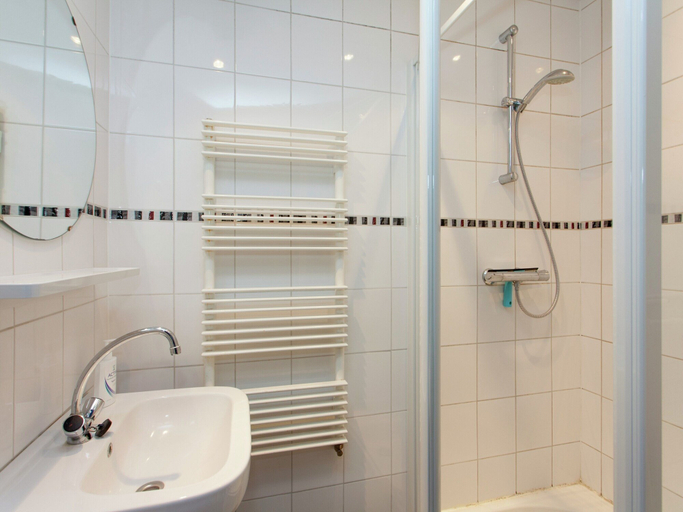 Bathroom 4, Holiday Home Ameland Near North Sea Beach, Ameland
