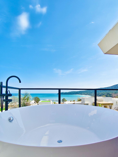Bathtub 4, Xanadu International Resort, Sihanoukville