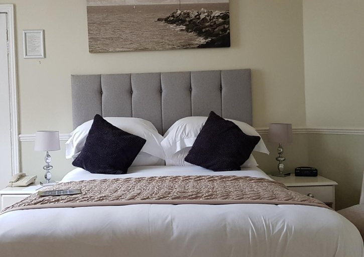 Bedroom 2, Fernhill Hotel, Dorset