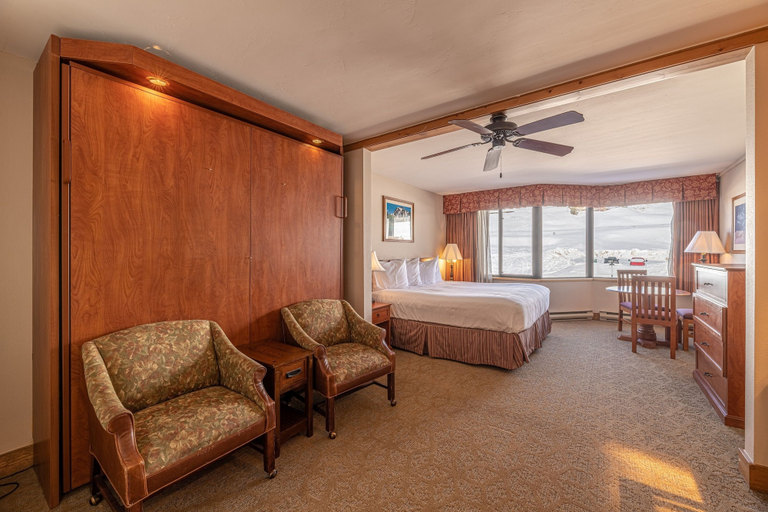Room 4, Crested Butte Mountain Resort, Gunnison