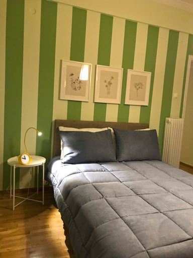 Room 2, Alexandra s Path, Attica