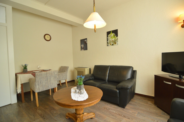 Others 3, Homely Apartment in Schin op Geul With Terrace, Valkenburg aan de Geul