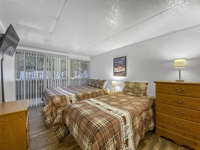 Room 2, Breckenridge Ski Resort CO Vacation Homes - The Lift, Summit