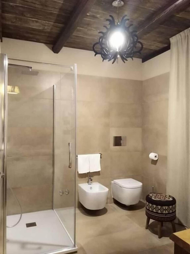 Others 5, HOTEL ARIMANNIA, Pescara
