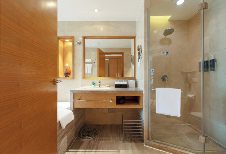 Bathroom 5, Four Points by Sheraton Taicang, Suzhou