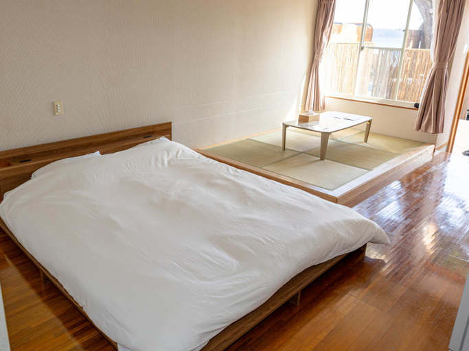 Bedroom 2, Beach Front Seretis, Shimoda