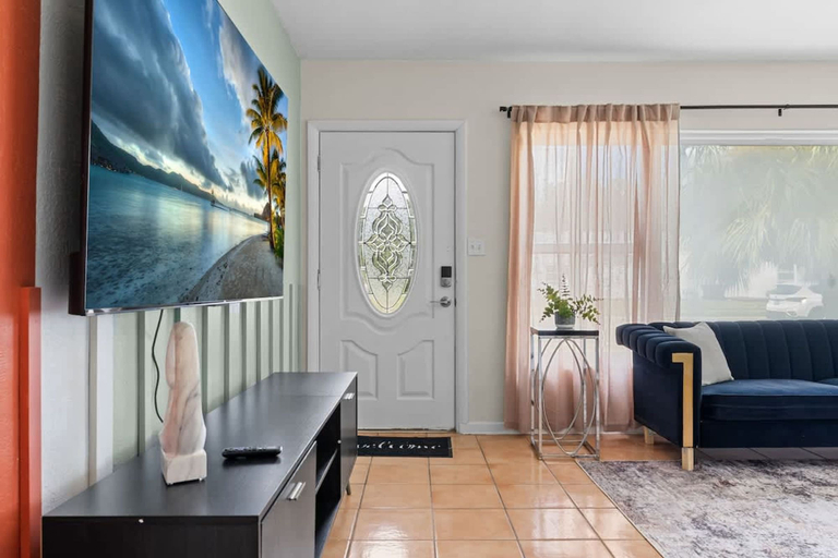 Room 2, Lake Toho Parks Pool Fishing Sleeps 8, Osceola