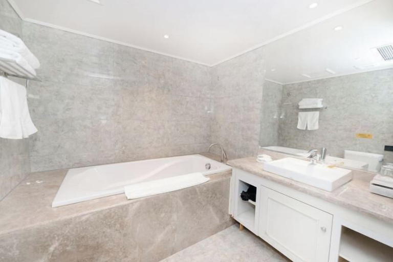 Bathroom 3, Changzhou Jingcan International Hotel, Changzhou