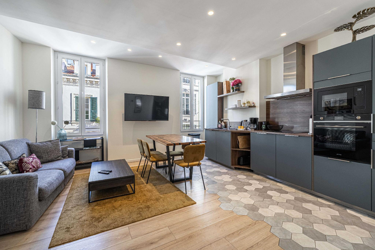 2, Modern Apartment a/c 2CH/4P - Cannes, Alpes-Maritimes