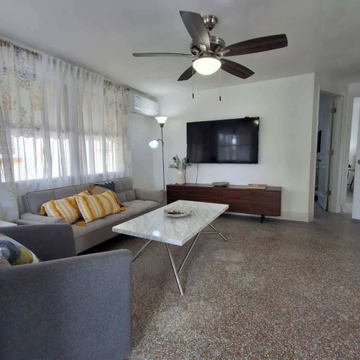 Room 4, The Sandcastle-walk to the Beach and John s Pass, Pinellas