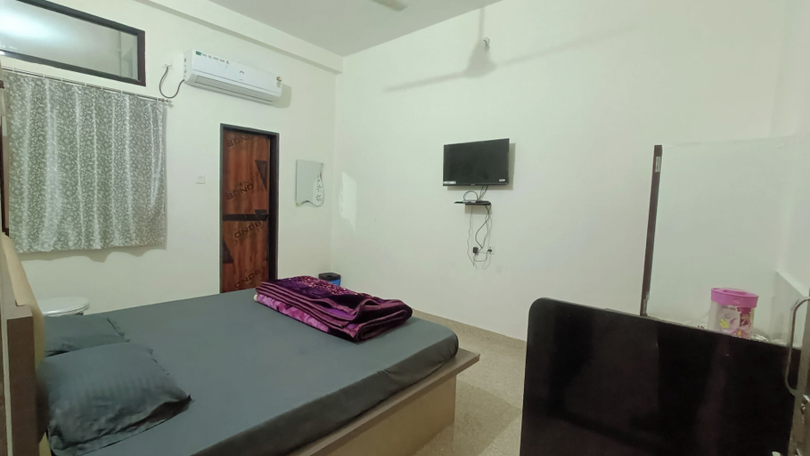 Room 2, Hotel Deeksha, Mandla