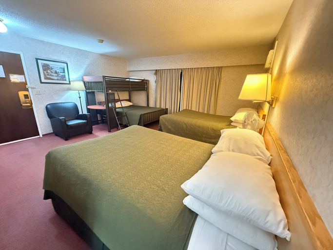 Room 2, Rychter Hotel Hope, Fraser Valley