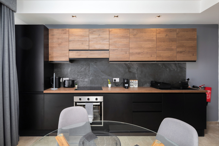 Private kitchen 4, Big 2BD Duplex Penthouse & Large Terrace