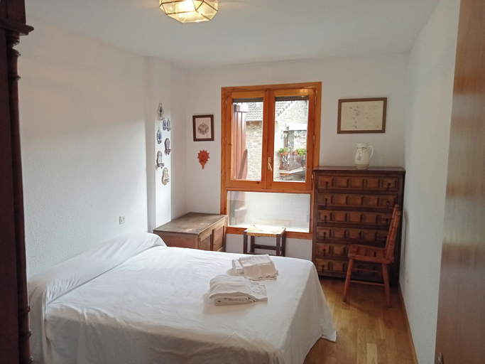 Bedroom 2, Apartamentos Valle de Tena Biescas 3000, Huesca