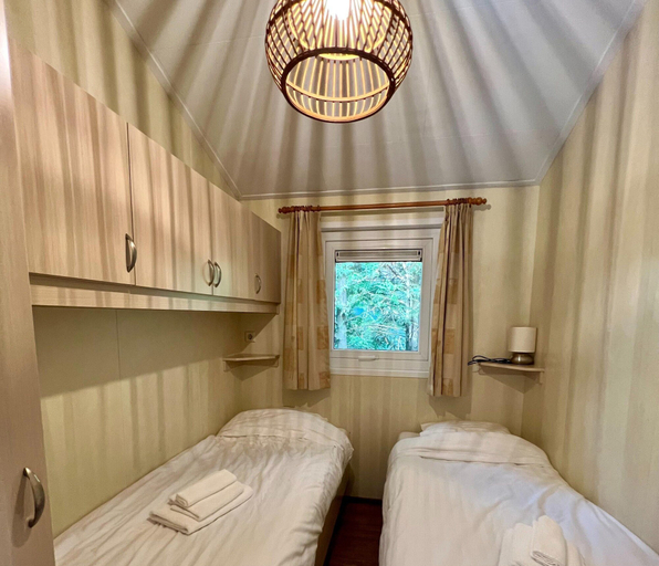 Bedroom 3, Chalet in Voorthuizen With Indoor Pool, Barneveld