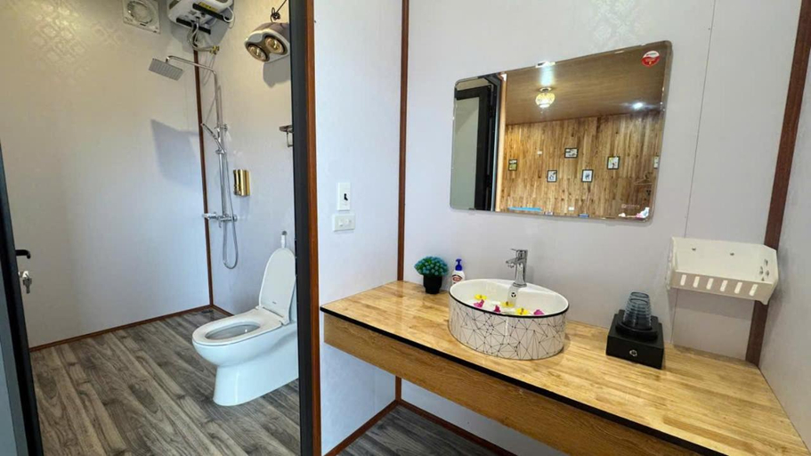 Bathroom 3, Tuyet's Homestay, Hoa Lư