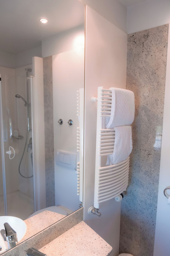 Bathroom, Hotel Brößler, Aschaffenburg