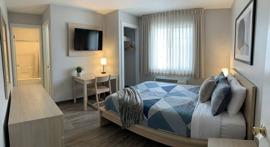 Room 3, Hotel Atlantiis Suites by Signature Stays, Delhi