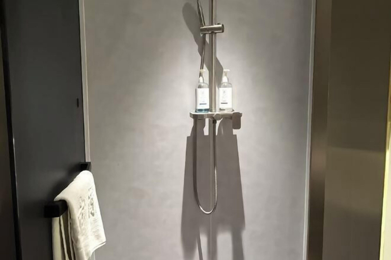 Bathroom 3, Super 8 Lechang Shaoguan Renmin Middle Road, Shaoguan
