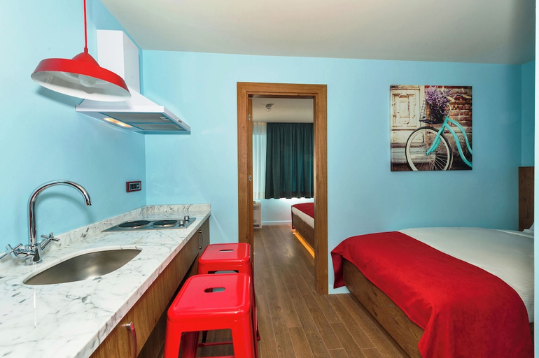 Bedroom 4, Taksim Nis Hotel, Beyoğlu