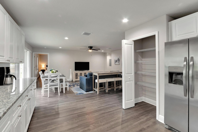 Interior 2, 6506 N 22nd St, Hillsborough