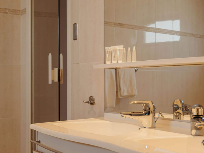Bathroom 3, De Vlijt Royal Class 2-person suite, Texel