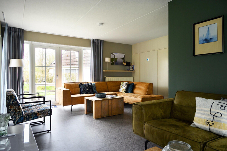 Living room 5, Holiday Home With Sauna and Outdoor spa, Tytsjerksteradiel
