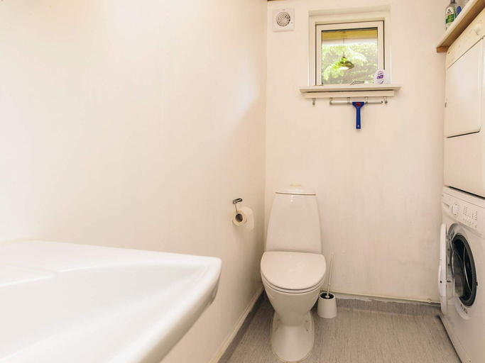 Bathroom 3, 8 Person Holiday Home in Vaeggerlose, Guldborgsund