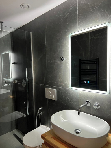 Bathroom 5, Hotel Tramonto, Sarandës