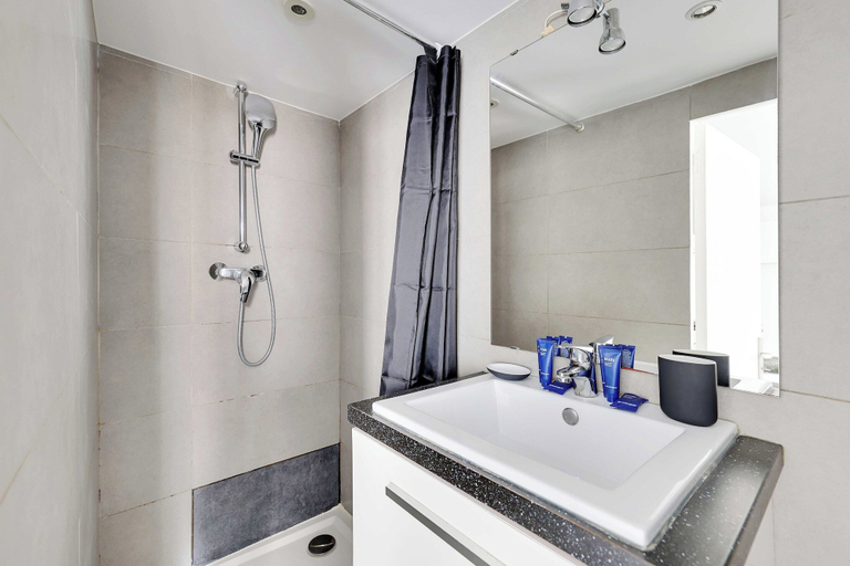 Bathroom 3, Cozy Studio A/C 2P - Centre de Paris, Paris