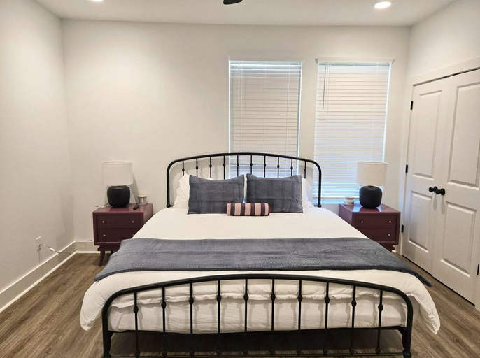Room 2, Enclave 2 Bedroom Luxury Homes, Lafayette