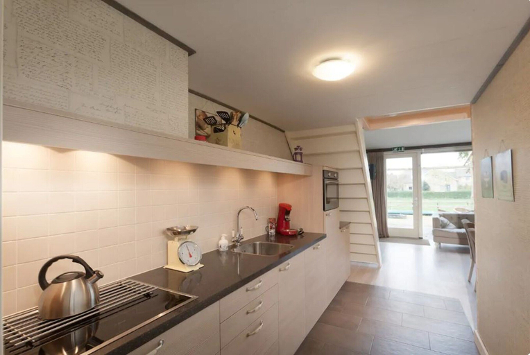 Others 3, Nice Vacation Home in Horssen With Garden, Druten