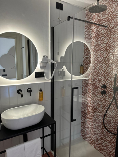Bathroom 5, Hotel Sole, Salerno