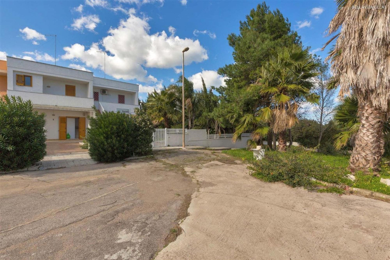 Room 2, in Torre Dell Orso With 2 Bedrooms and 1 Bathrooms, Lecce