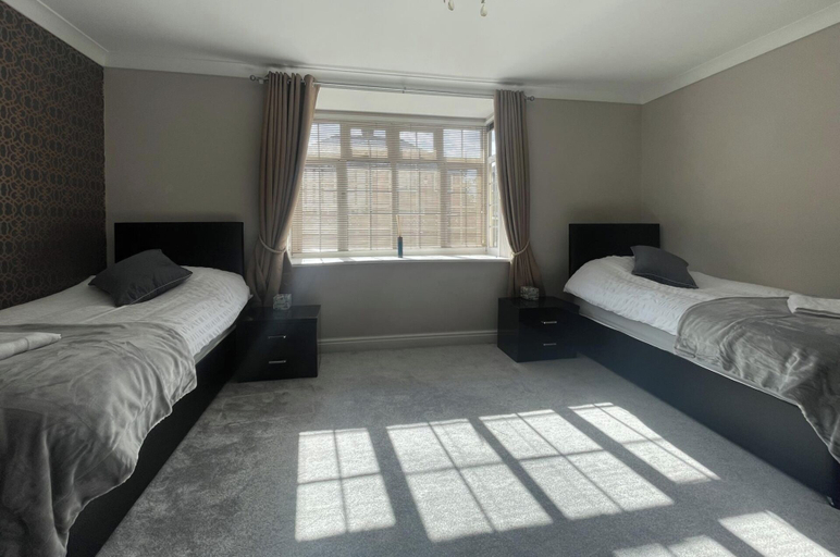 Room 4, Luxurious Kitchen Lrg Bedrooms Holiday Freeparking, Luton
