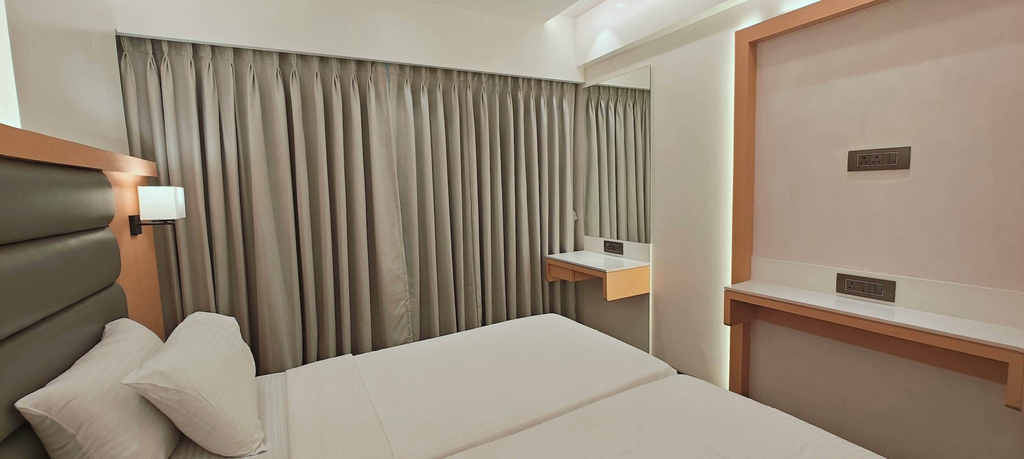 Room 5, CIESTA SERENE, Thane