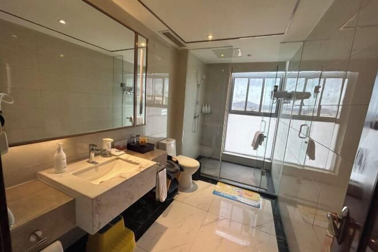 Bathroom 2, Blue Horizon Jun Hua Hotel, Chuzhou