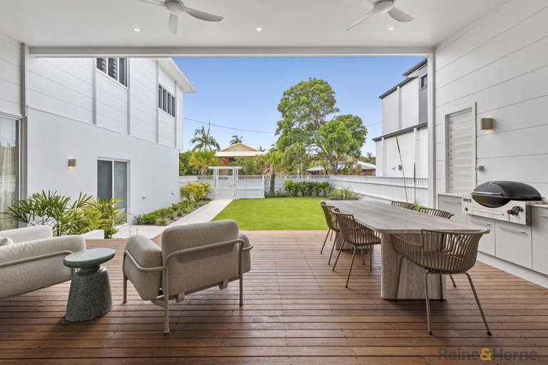 Balcony 4, Quiet Coastal Retreat With BBQ & Outdoor Space, Tweed  - Tweed Coast