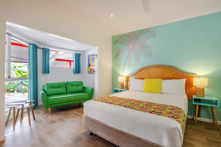 Bedroom 3, Port Douglas Motel, Douglas