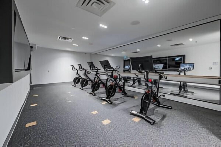Room 4, Newly Built Modern Condo With Stunning City Views, Waterloo