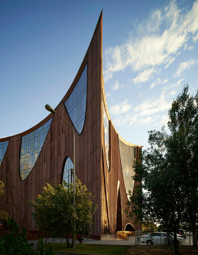 Exterior & Views