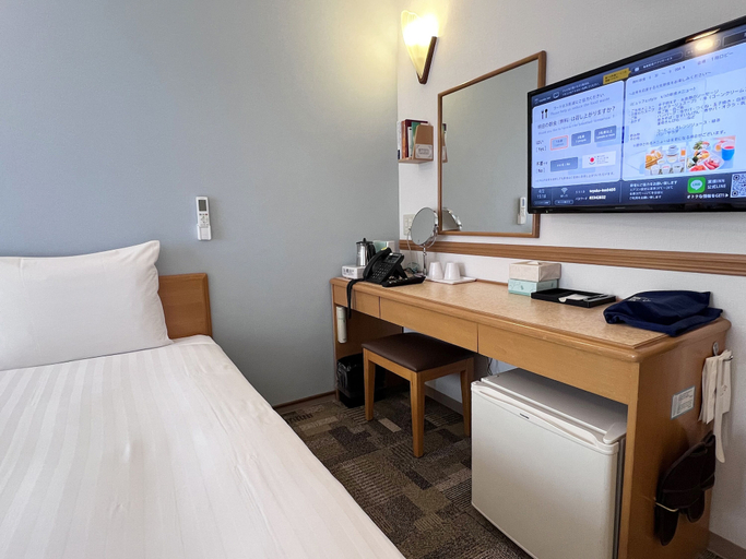 Bedroom 3, Toyoko Inn Hakata Nishi-nakasu, Fukuoka