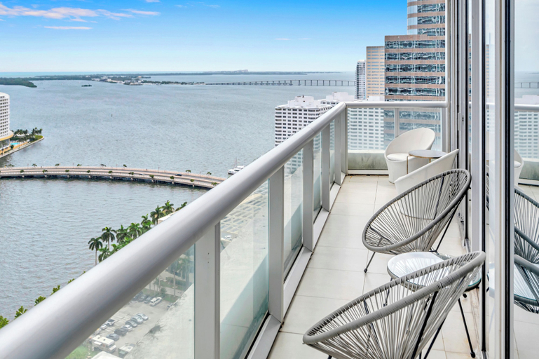 Property grounds 4, Icon W Building Voila Rentals, Miami-Dade