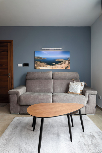 Living area 5, Big 2BD Duplex Penthouse & Large Terrace