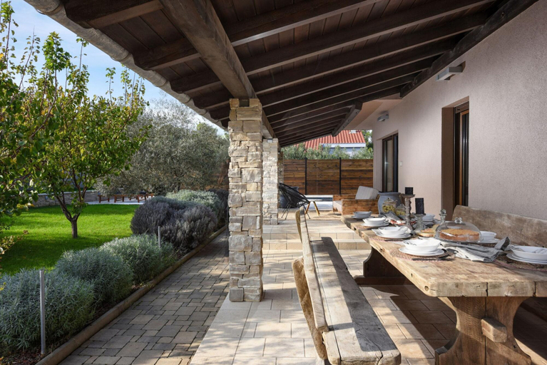 Food & Drinks 5, Villa Trabakul Zadarvillas, Ražanac