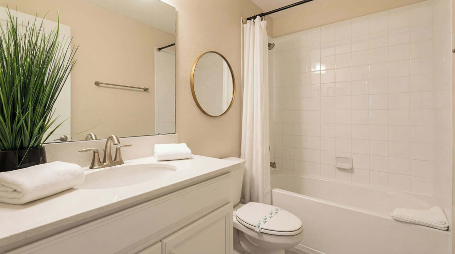 Bathroom 4, Luxurious 10-bed Lakefront Retreat Near Disney, Osceola