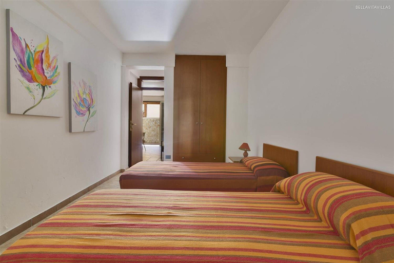 Room 3, 1070 Girasole Trilo 2 by Barbarhouse, Lecce