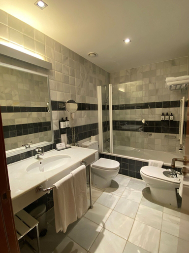 Bathroom 5, Parador de la Seu d'Urgell, Lleida