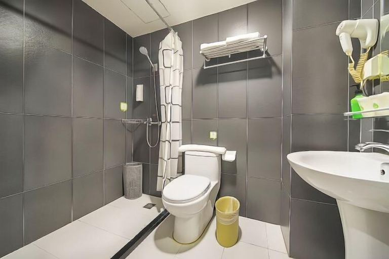 Bathroom 4, Youhai Hotel (Shanghai University Qinghe Road), Shanghai